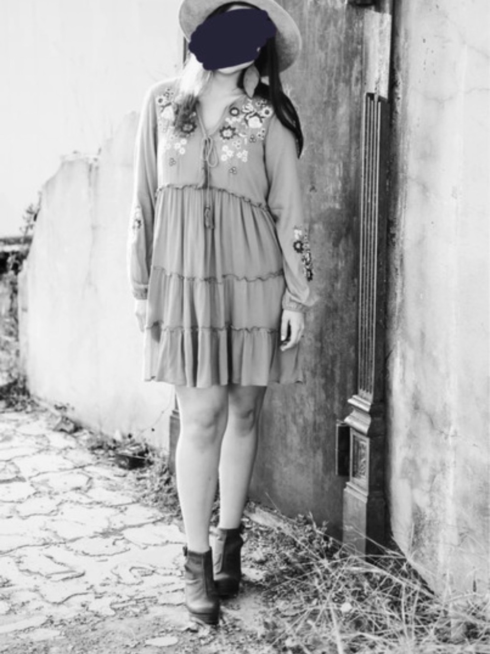 Andree floral embroidered dress - Picture 3 of 3